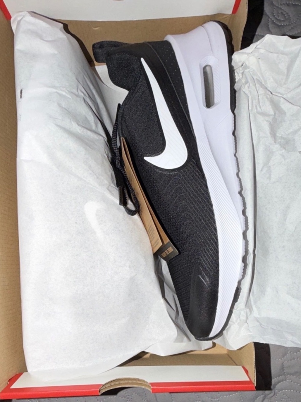 NIKE AIR MAX NUAXIS
